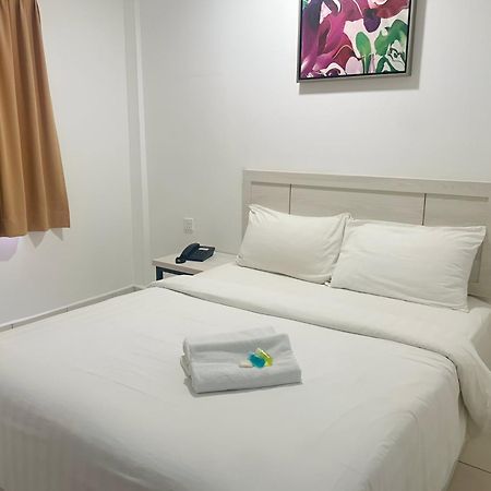 De Ocean Hotel Malacca Buitenkant foto