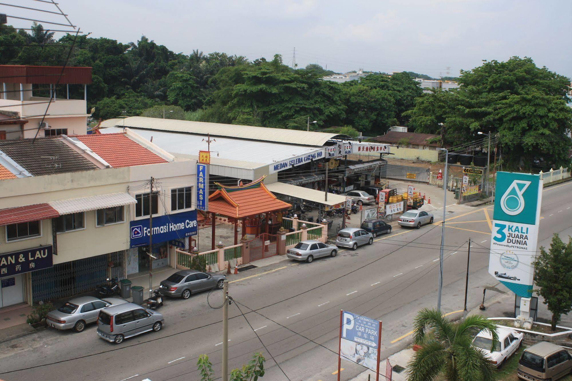 De Ocean Hotel Malacca Buitenkant foto