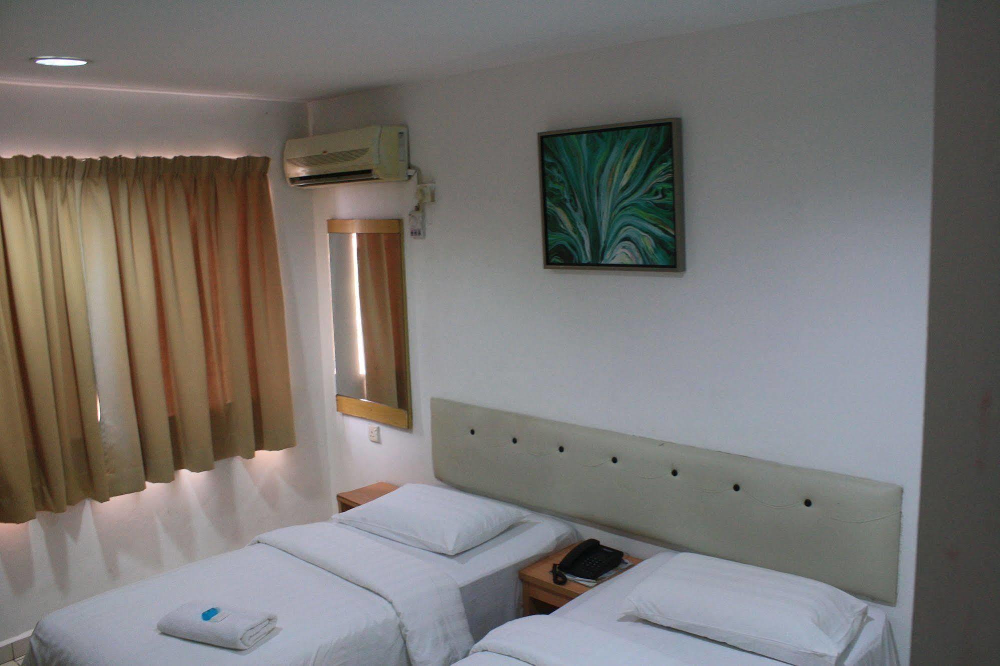 De Ocean Hotel Malacca Buitenkant foto